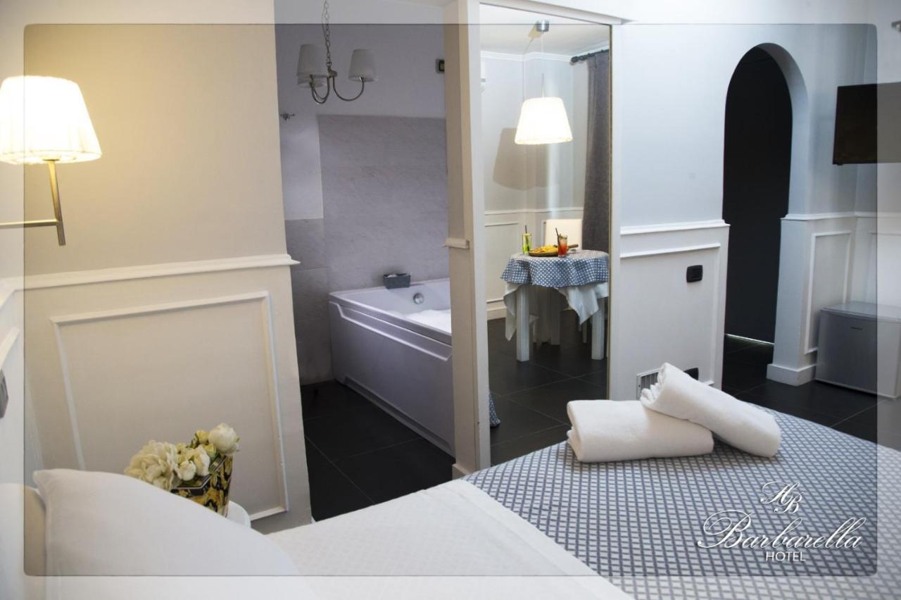 Hotel Barbarella Джуляно ин Кампания Екстериор снимка