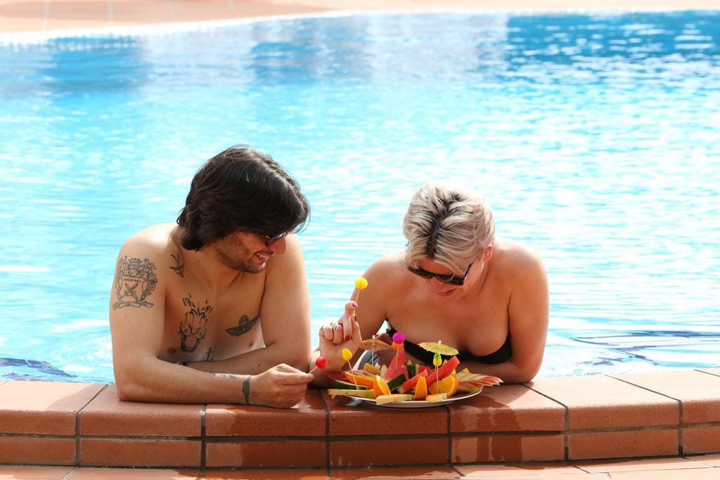 Hotel Barbarella Джуляно ин Кампания Екстериор снимка