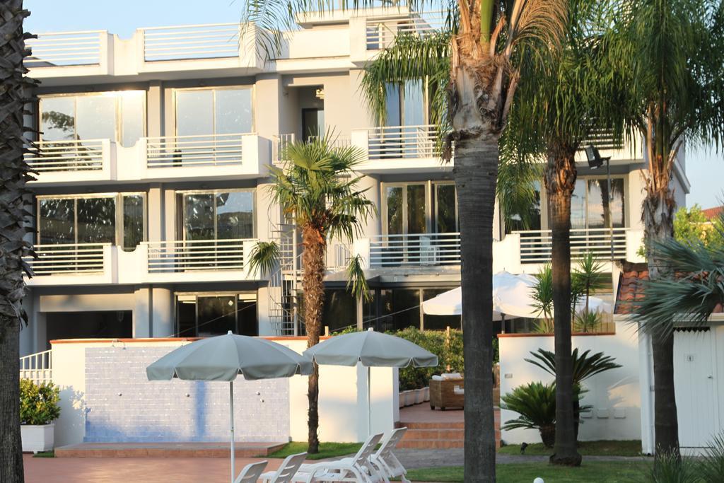 Hotel Barbarella Джуляно ин Кампания Екстериор снимка