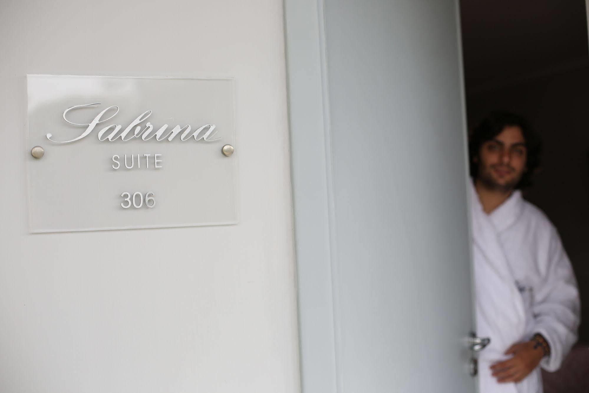 Hotel Barbarella Джуляно ин Кампания Екстериор снимка