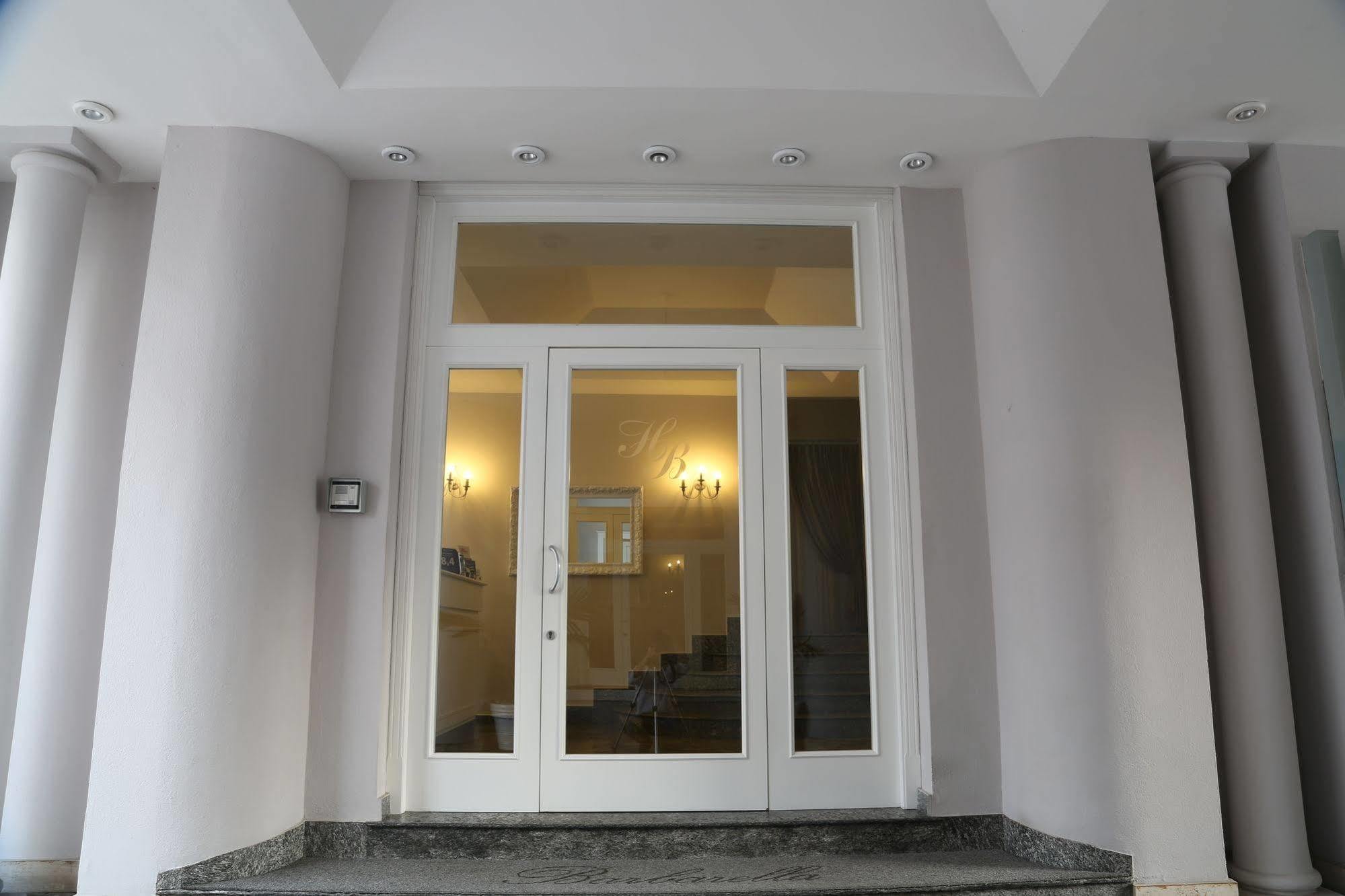 Hotel Barbarella Джуляно ин Кампания Екстериор снимка